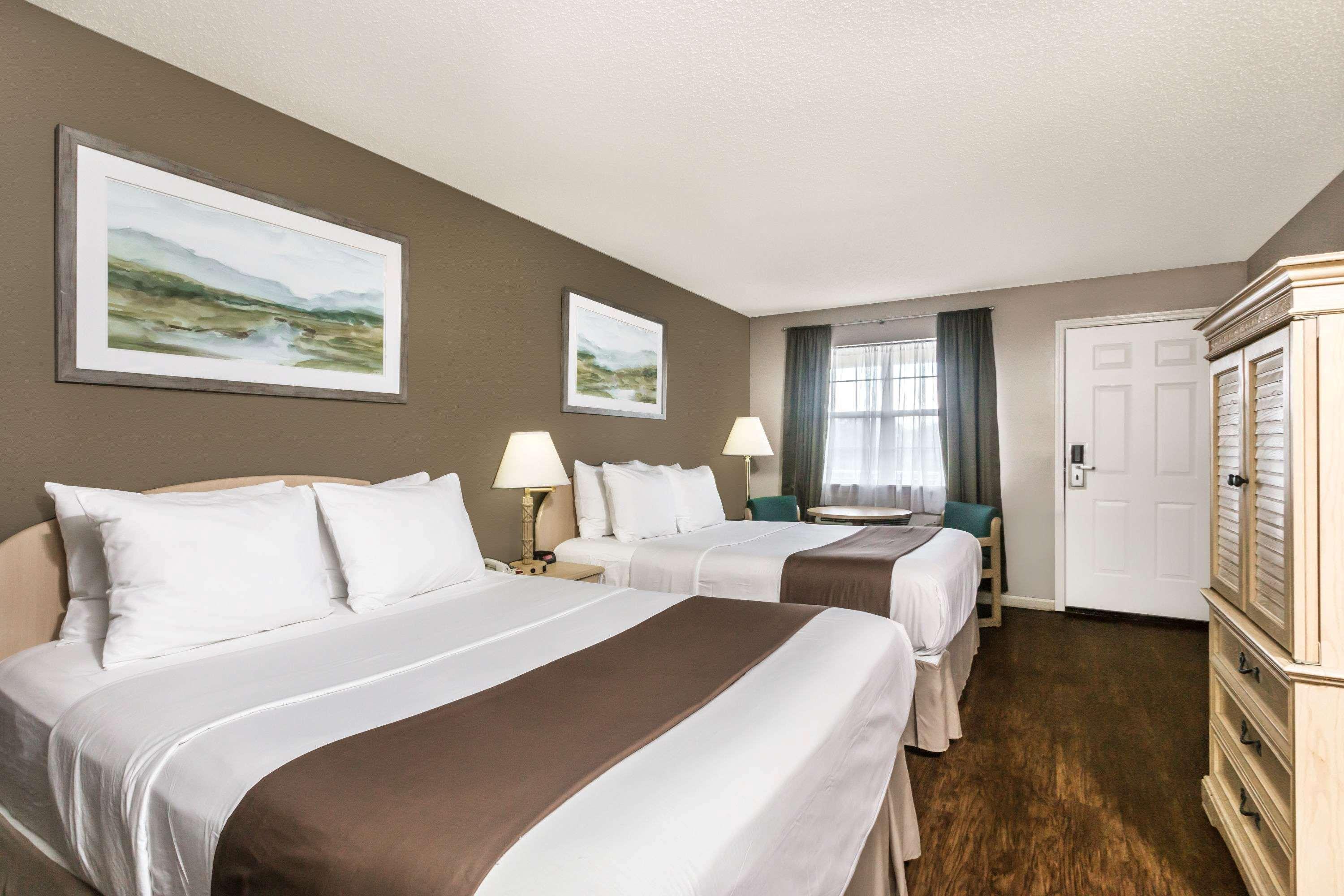 ซูเปอร์ 8 บาย วินด์แฮม เมดิสัน Hotel ภายนอก รูปภาพ
