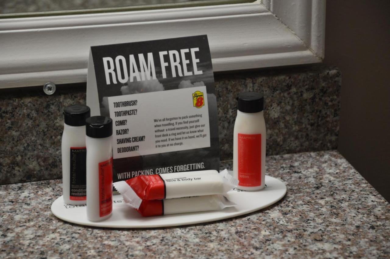 ซูเปอร์ 8 บาย วินด์แฮม เมดิสัน Hotel ภายนอก รูปภาพ